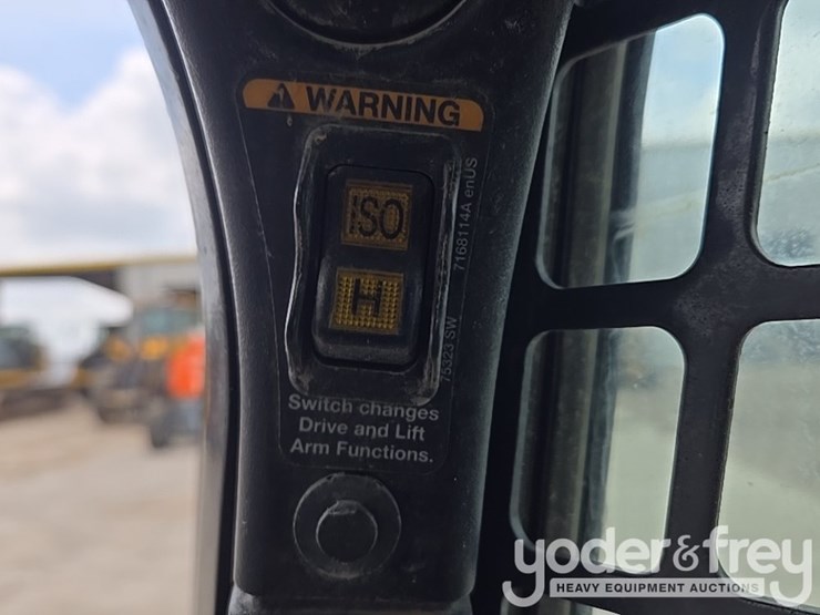 2021-bobcat-t740-image-99