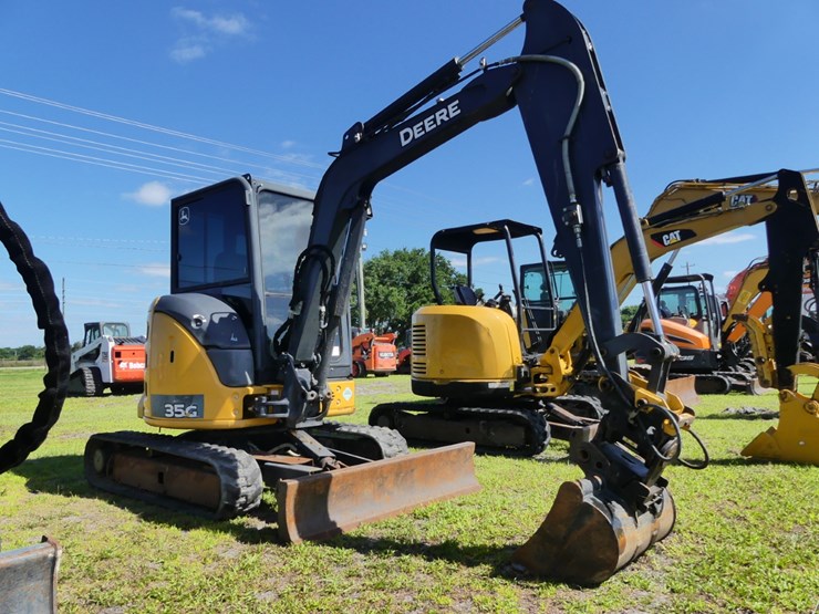 2019-deere-35g-image-2