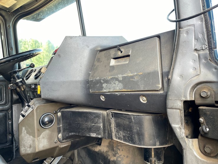 #401-•-1991-mack-rb688s-dump-truck-(has-mn-title)-image-45