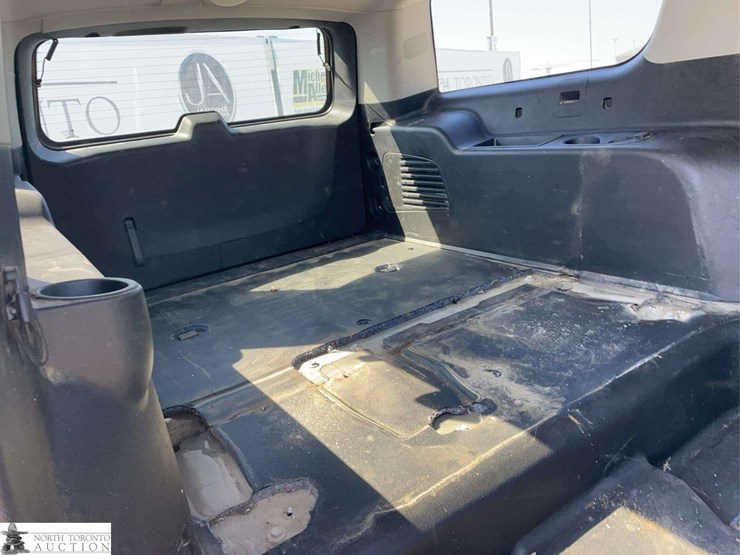 2019-chevrolet-suburban-image-20