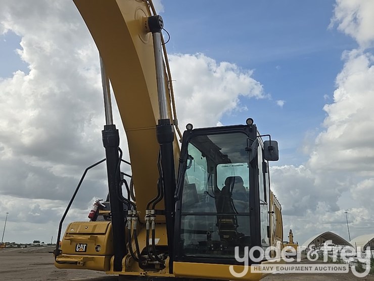 2019-caterpillar-336-image-34