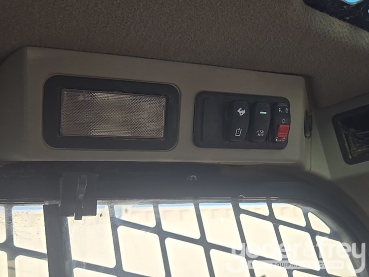 2021-caterpillar-289d3-image-86