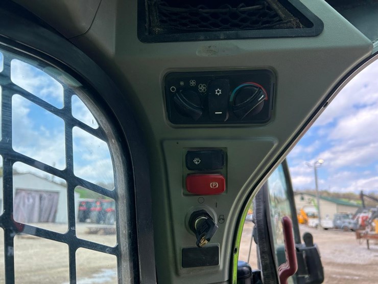 2022-caterpillar-259d3-image-27