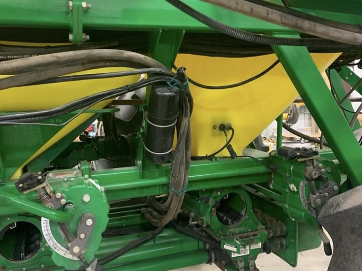 2007-john-deere-1910-image-10