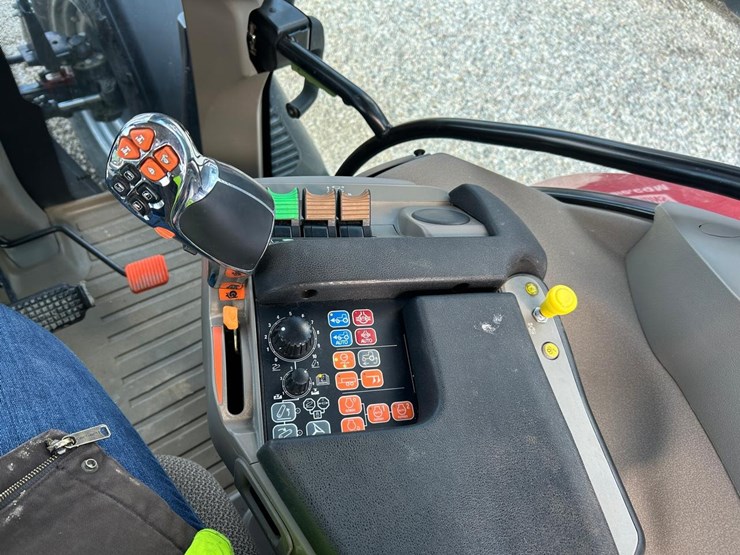 2022-case-ih-maxxum-115-image-25