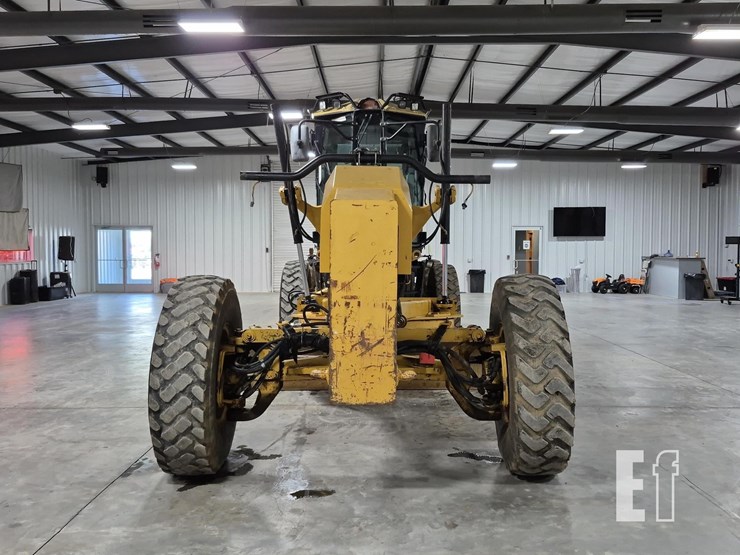 2009-caterpillar-120m-image-7