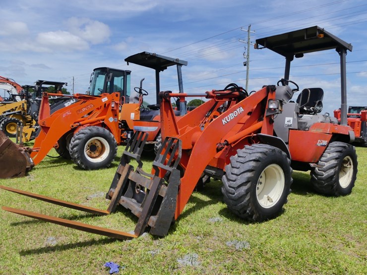 2012-kubota-r520s-image-1