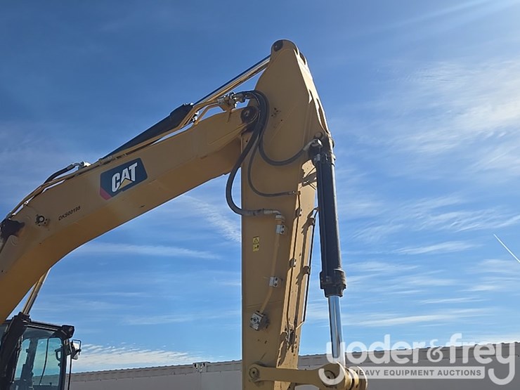 2019-caterpillar-336-image-32