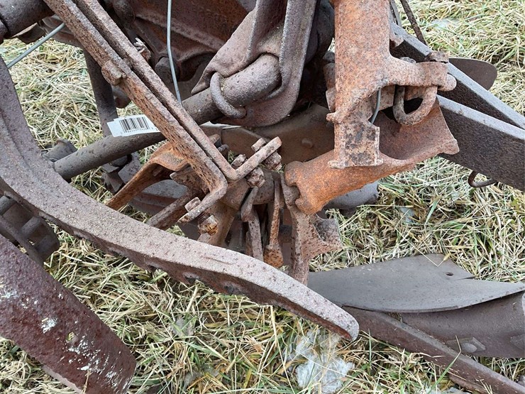 two-bottom-oliver-plow-image-16