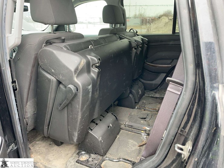 2017-chevrolet-tahoe-image-15