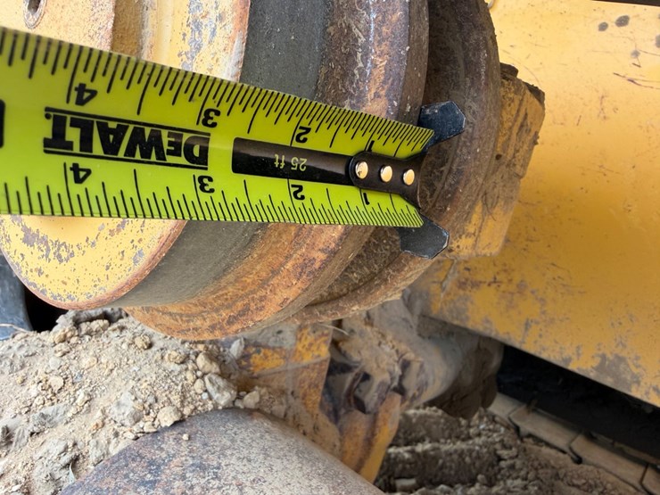 deere-750c-lt-image-19