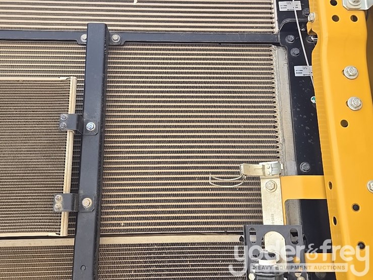 2019-caterpillar-336-image-60