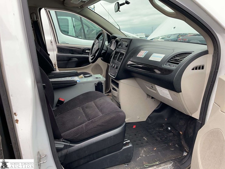 2014-ram-c/v-image-17