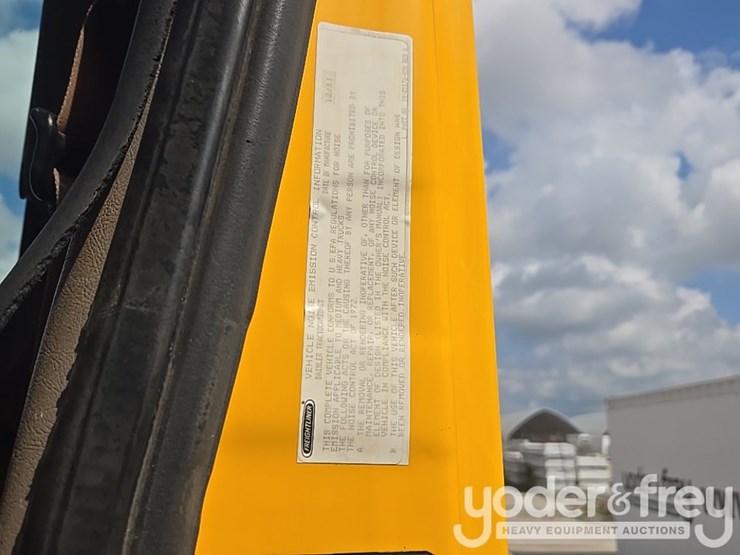 2012-freightliner-cascadia-125-image-108