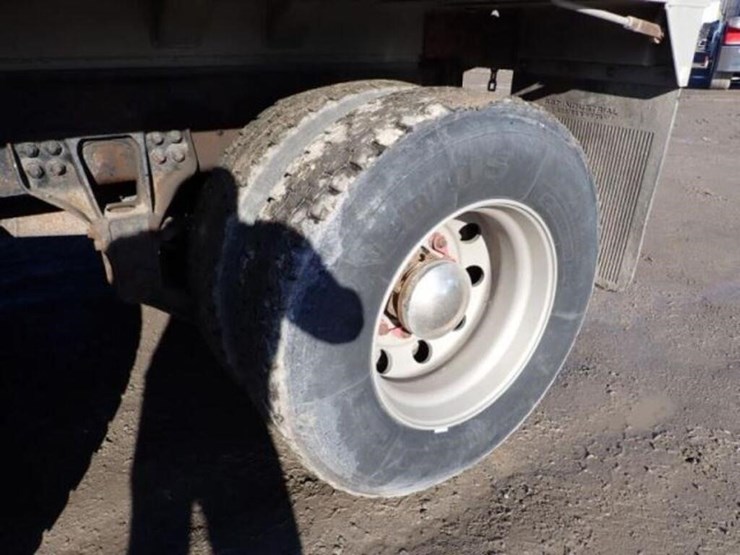 2013-kenworth-t800-image-55