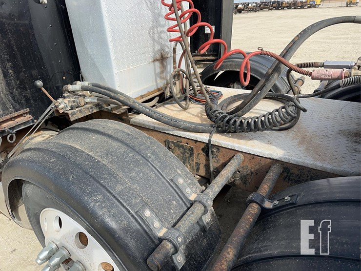 2005-kenworth-t800-image-52