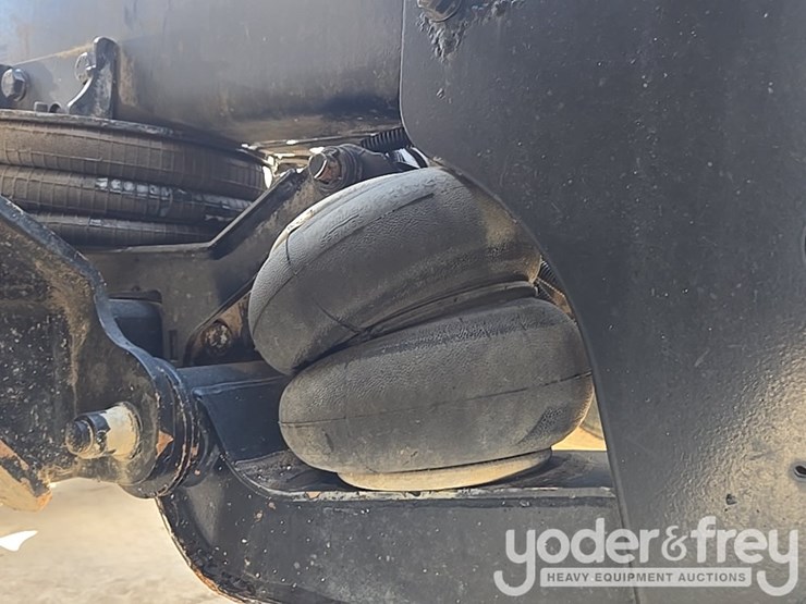 2014-kenworth-t880-image-34