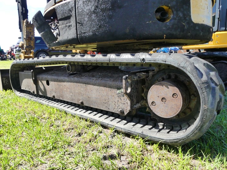 2015-caterpillar-303-image-5