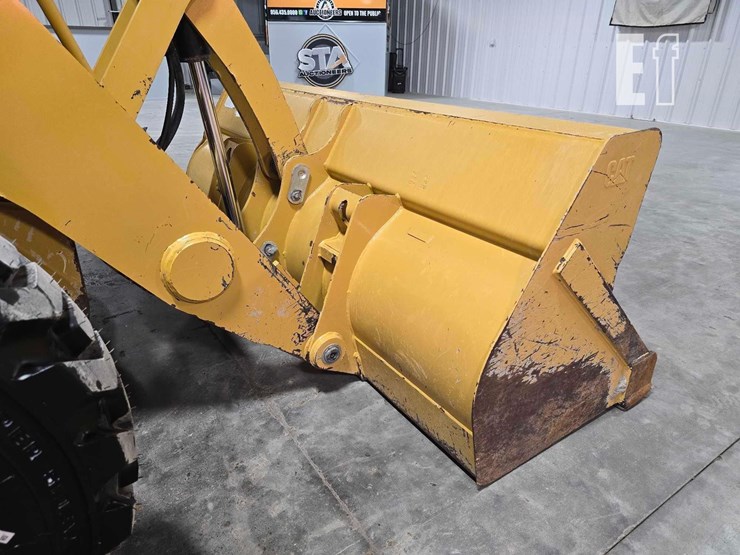 2022-caterpillar-416-image-11