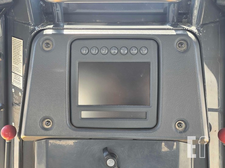 2018-deere-1050k-image-15