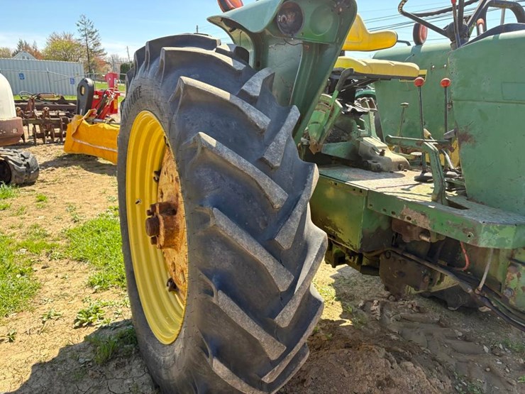 john-deere-2840-image-7