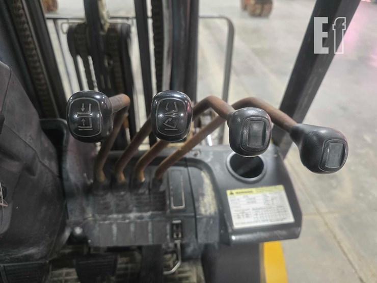 2019-caterpillar-gp25n-image-17