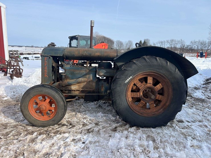 1935-fordson-image-2