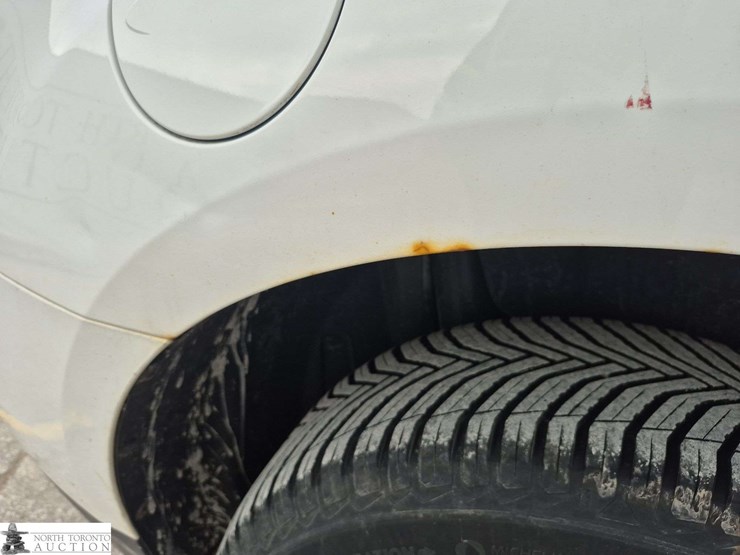 2013-chevrolet-equinox-image-32