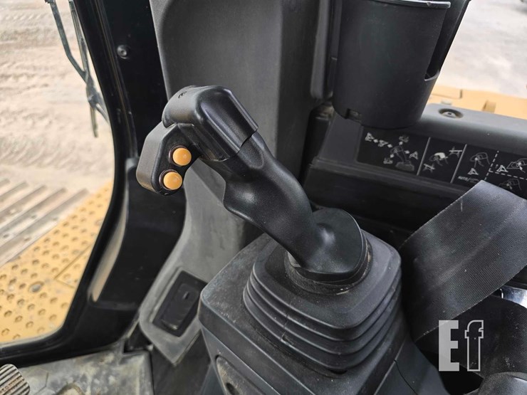 2019-caterpillar-d6-xe-lgp-image-21