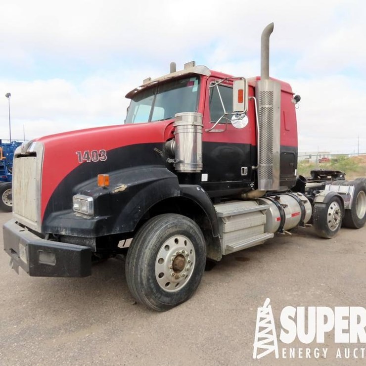 2011 WESTERN STAR 4900