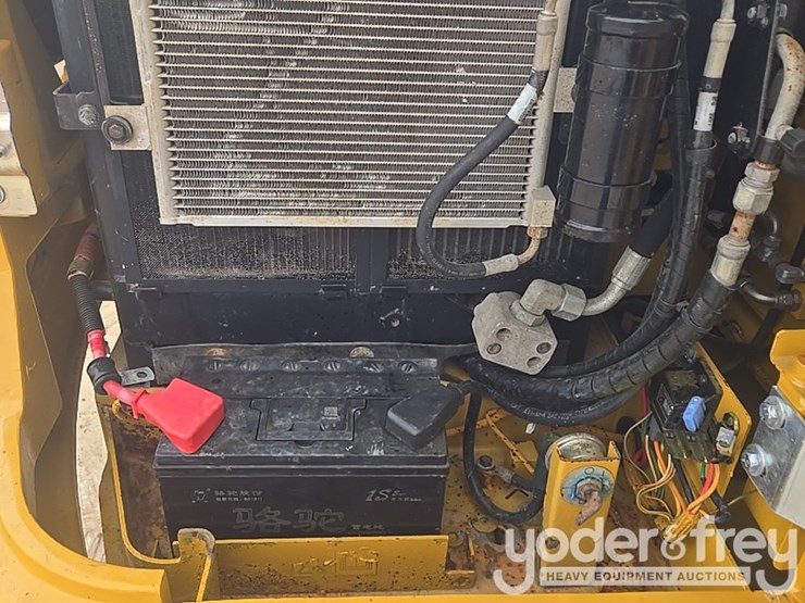 2018-caterpillar-305.5-image-73