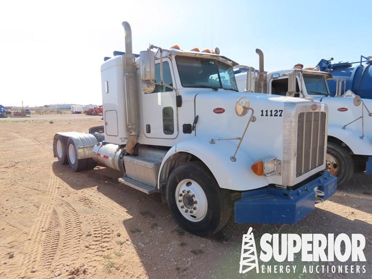 2015-peterbilt-365-image-2