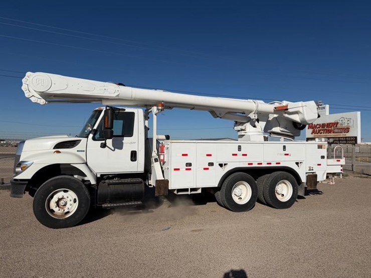 2010-international-workstar-7400-image-1