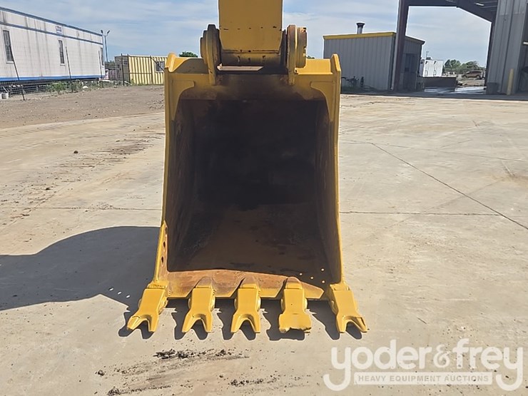 2017-caterpillar-336fl-image-26