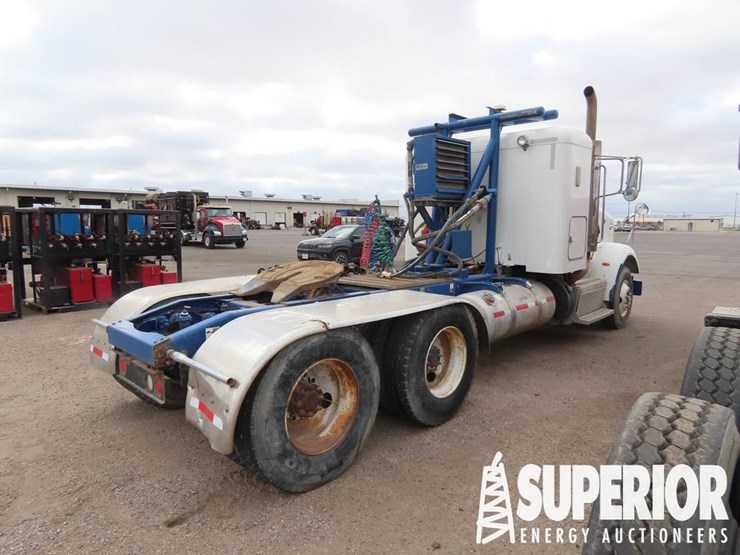 2013-peterbilt-365-image-3