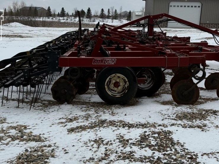 2010-salford-570-image-4