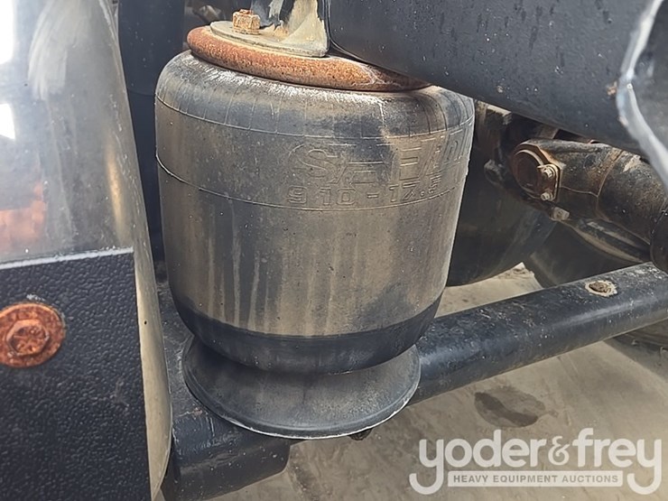 2014-kenworth-t800-image-29