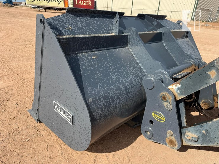 2014-hyundai-hl757tm-9a-image-12