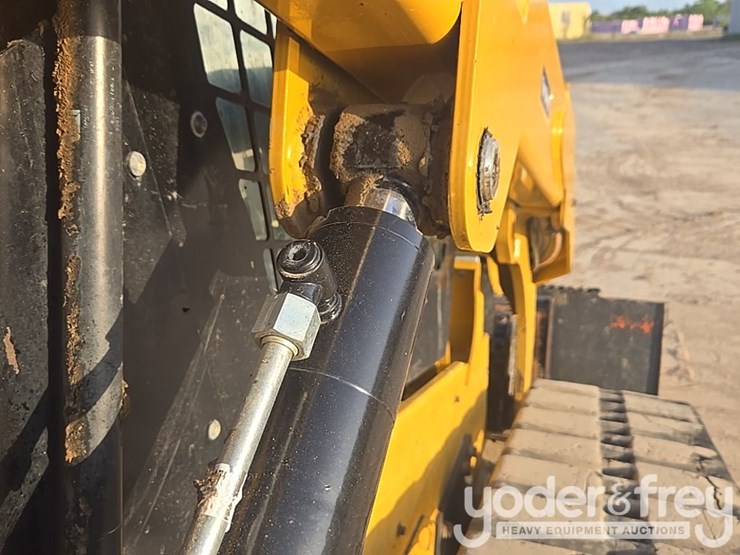 2021-caterpillar-289d3-image-37