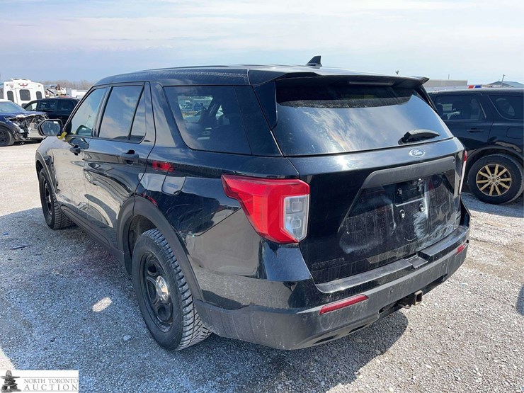 2020-ford-explorer-image-7