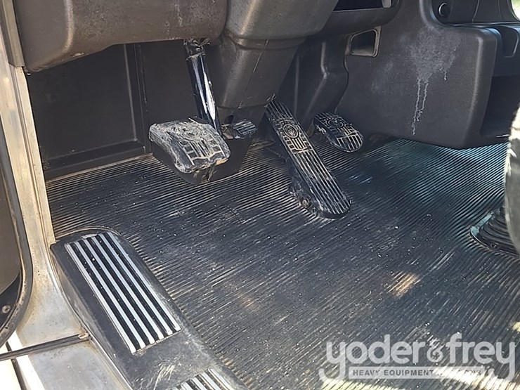 2014-kenworth-t880-image-111