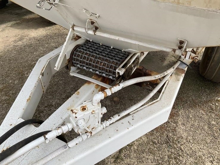 s&a-9'x6'-steel-pull-fertilizer-spreader-image-8