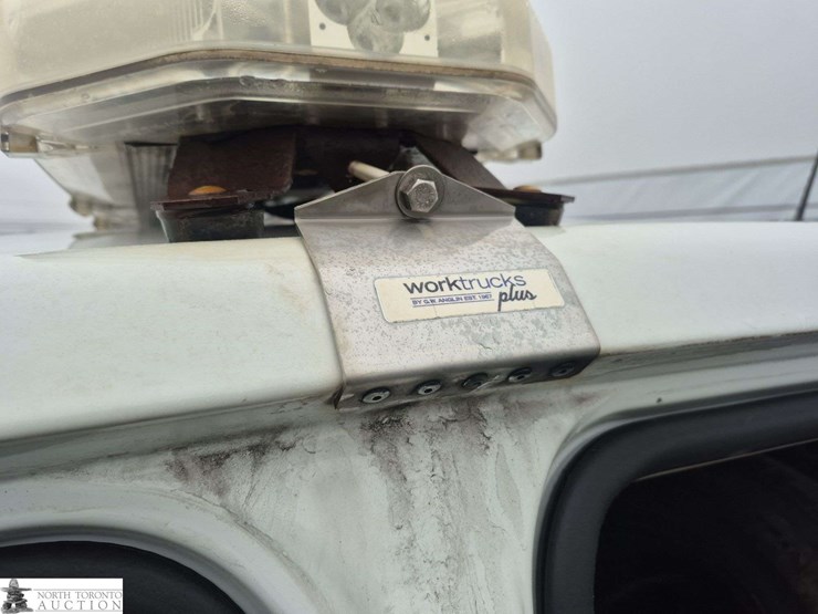 2016-jeep-cherokee-image-21