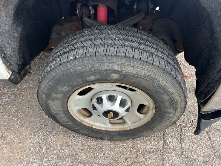 2016-chevrolet-silverado-2500hd-image-11