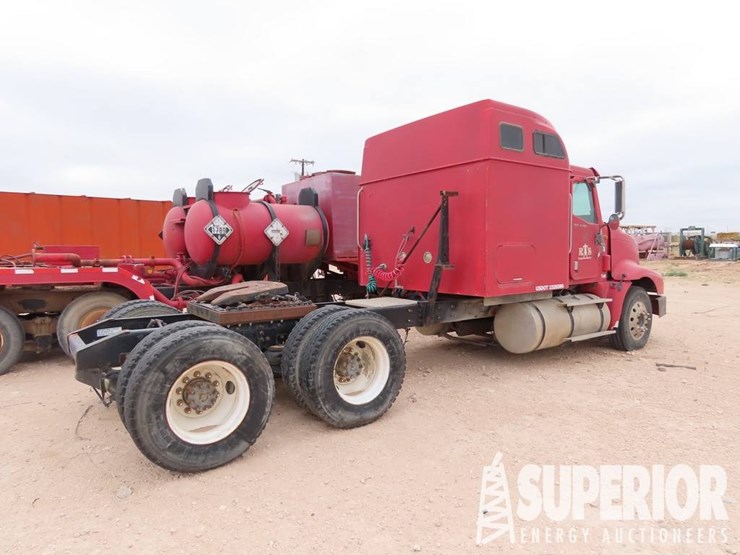 (x)-(2-18)-2005-international-4900i-t/a-truck-trac...-image-3