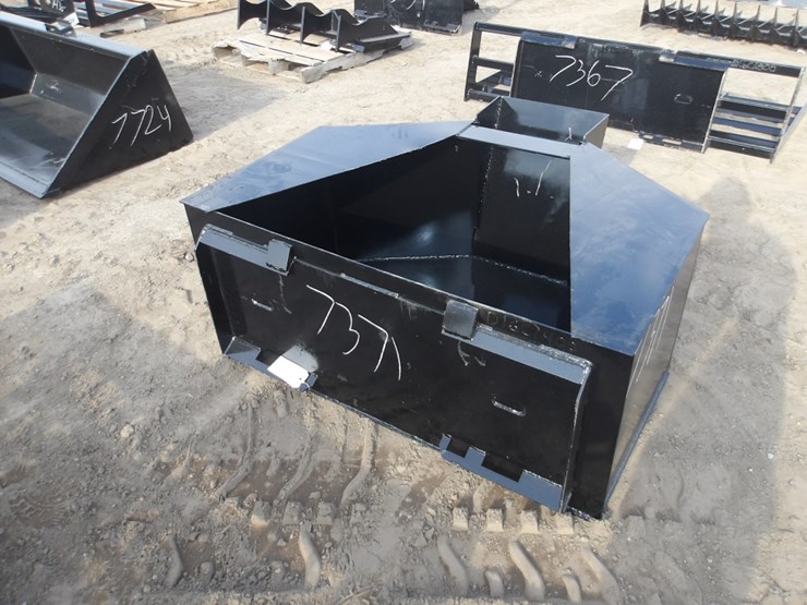 #7371-•-3/4-cy.-concrete-placement-bucket-image-4