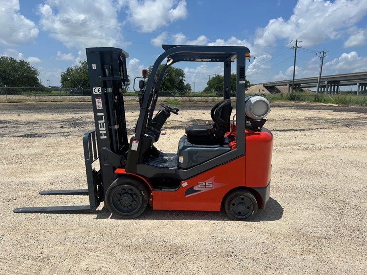 heli-5k-forklift-image-8