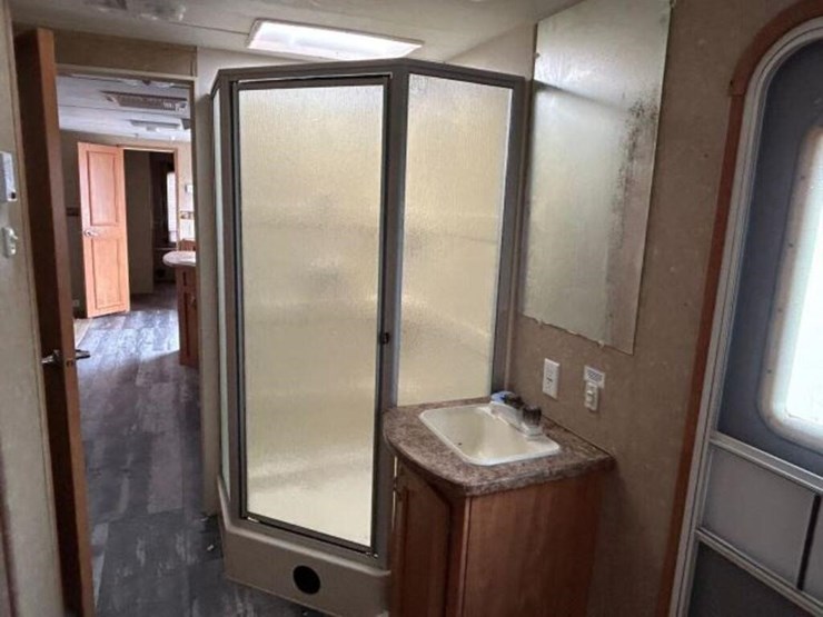 2010-gulf-stream-innsbruck-supreme-lodge-40tbs-t/a-image-69