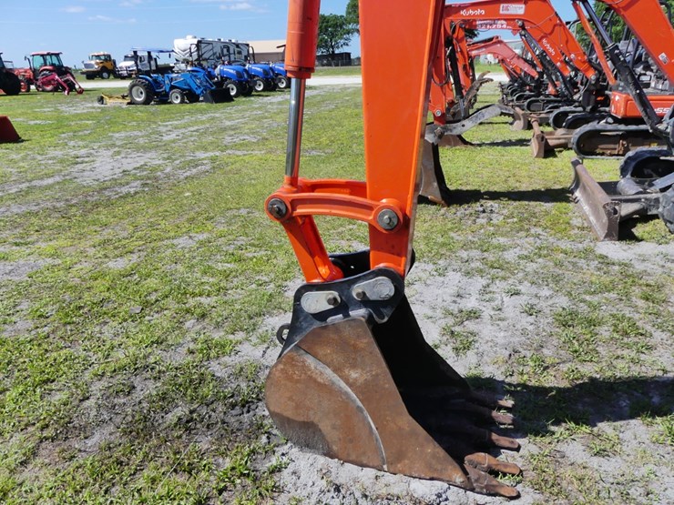 2011-kubota-kx080-3-image-9