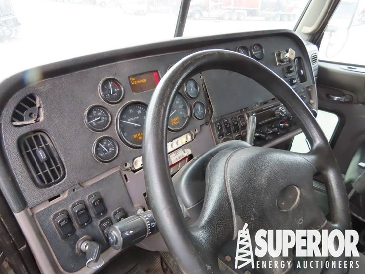 2016-peterbilt-365-image-7